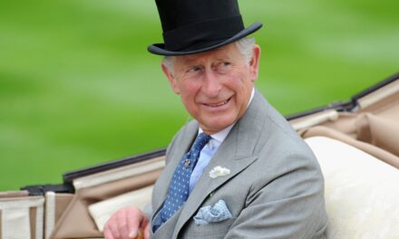 Le roi Charles montre son sens de l&rsquo;humour avec un article plein d&rsquo;esprit dans sa maison préférée, Highgrove House