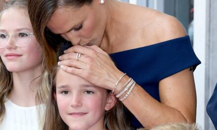 Fin Affleck fête ses 17 ans – découvrez l&rsquo;enfant de Ben Affleck et Jennifer Garner au fil des années