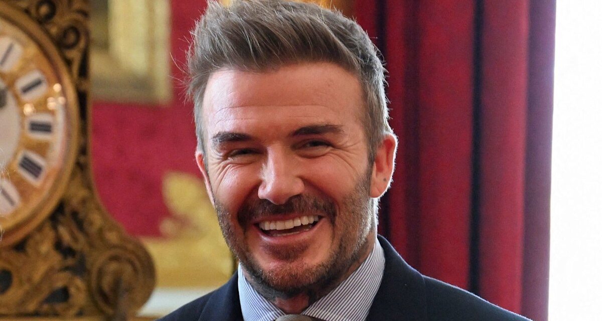 David Beckham lance un gigantesque sac Hermès de 22 000 £ – tout comme Mary Poppins