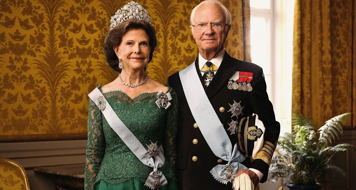Le roi Carl XVI Gustave et la reine Silvia, vêtue d&rsquo;un diadème, publient de nouveaux portraits pour marquer cette année historique