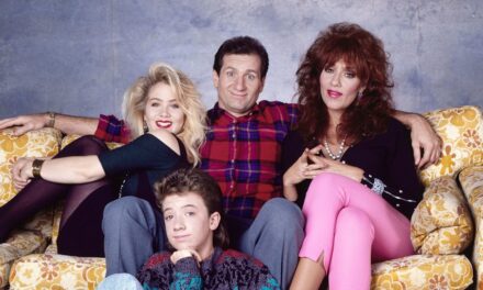 La star de Marié avec des enfants, Katey Sagal, est toujours aussi incroyable alors qu&rsquo;elle célèbre son 72e anniversaire