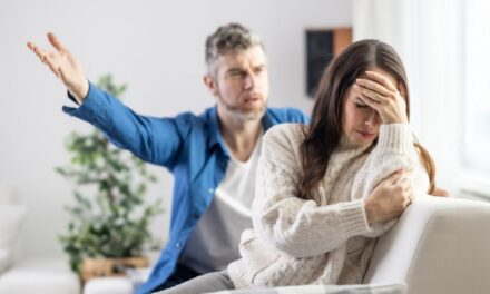 Tout le monde parle de la règle des rencontres « 3-3-3 » – mais aide-t-elle réellement à prévenir les situations ?