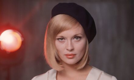 Les superbes photos d&rsquo;hier et d&rsquo;aujourd&rsquo;hui de Faye Dunaway alors qu&rsquo;elle célèbre son 85e anniversaire – découvrez sa transformation