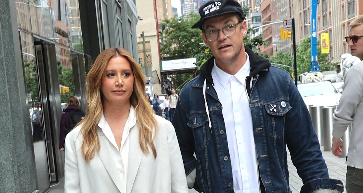 La querelle du « groupe de mamans toxiques » d’Ashley Tisdale s’intensifie alors que son mari répond aux réactions négatives