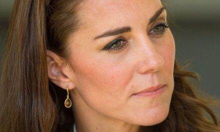 Les bottes de cowboy « bohèmes » 2016 de Kate Middleton sont prêtes pour 2026