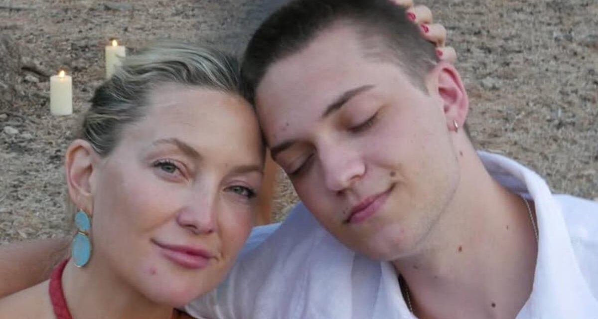 Ryder, le fils tatoué de Kate Hudson, montre son physique tatoué sur de nouvelles photos marquant son 22e anniversaire