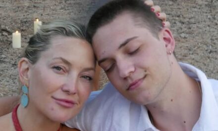 Ryder, le fils tatoué de Kate Hudson, montre son physique tatoué sur de nouvelles photos marquant son 22e anniversaire