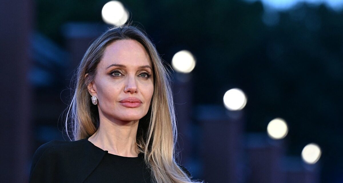 Angelina Jolie se prépare à un déménagement majeur alors que les jumeaux Knox et Vivienne atteignent la majorité