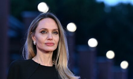 Angelina Jolie se prépare à un déménagement majeur alors que les jumeaux Knox et Vivienne atteignent la majorité