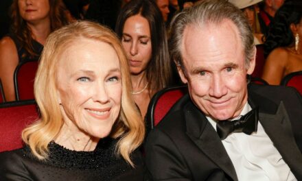 La dernière apparition publique de Catherine O&rsquo;Hara avec son mari Bo Welch a montré à quel point ils étaient amoureux