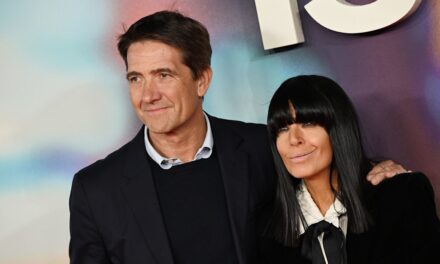 Claudia Winkleman fait une rare apparition sur le tapis rouge avec son mari Kris Thykier lors de l&rsquo;avant-première de son nouveau film hollywoodien