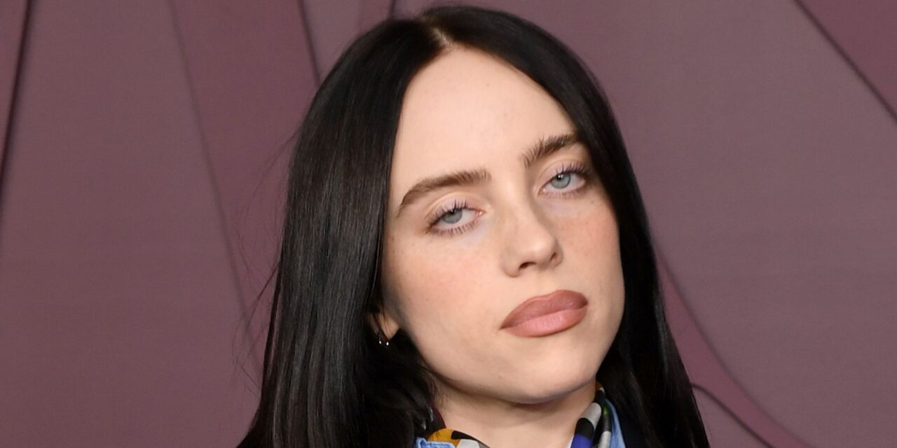 Le tatouage rarement vu sur le ventre de Billie Eilish apparaît sur la dernière photo ludique