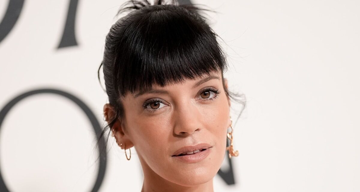Lily Allen présente son incroyable silhouette dans un petit bikini lors d&rsquo;une somptueuse escapade au Mexique
