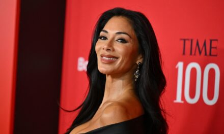 Nicole Scherzinger, 47 ans, est incroyable en bikini à cordes jaune pendant ses vacances aux Maldives