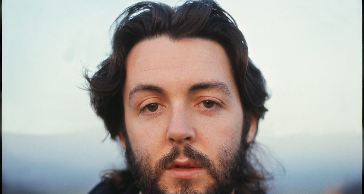Paul McCartney fait face à des « défis personnels » dans des images profondément personnelles et inédites – regardez