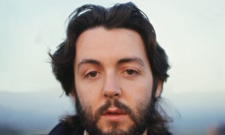 Paul McCartney fait face à des « défis personnels » dans des images profondément personnelles et inédites – regardez
