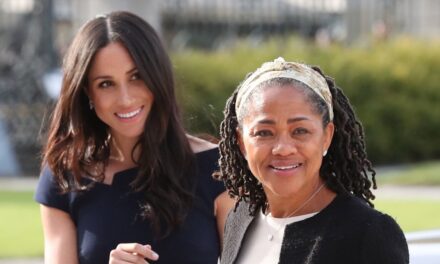 Doria Ragland est une grand-mère active dans les images des coulisses