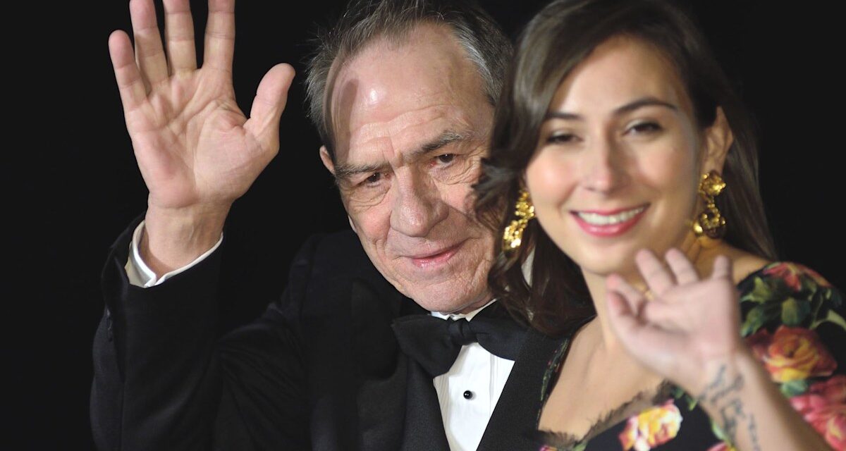 Tommy Lee Jones brise le silence sur la mort de sa fille Victoria à 34 ans avec une déclaration déchirante