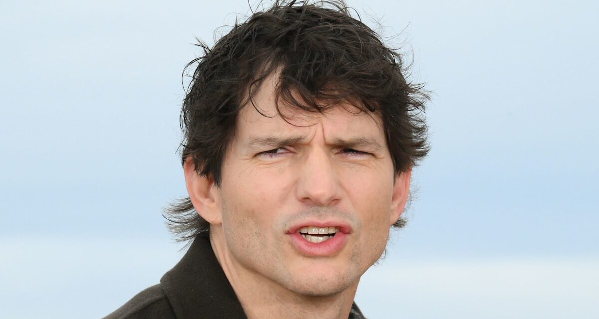 Ashton Kutcher clarifie enfin ses affirmations sur les habitudes de douche familiale : « C&rsquo;est fou »