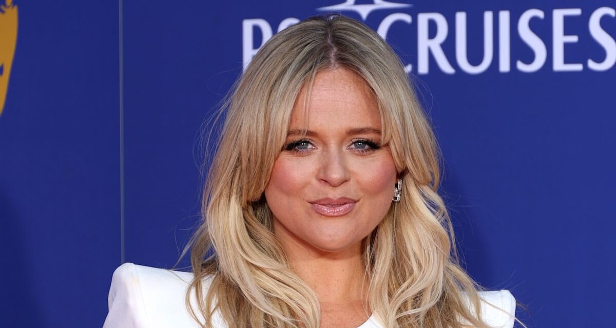 Les fans d&rsquo;Emily Atack partagent leurs inquiétudes concernant la nouvelle apparence de la star alors qu&rsquo;elle partage des clichés festifs