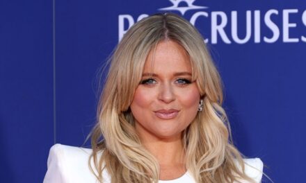 Les fans d&rsquo;Emily Atack partagent leurs inquiétudes concernant la nouvelle apparence de la star alors qu&rsquo;elle partage des clichés festifs