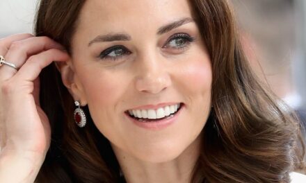 J&rsquo;ai essayé de copier le sourire de Kate Middleton avec Invisalign – voici ce qui s&rsquo;est passé