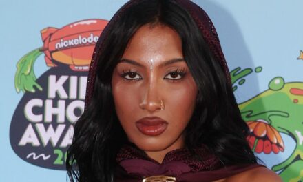 Lara Raj de KATSEYE éblouit avec plusieurs looks en bikini lors d&rsquo;une escapade aux Maldives