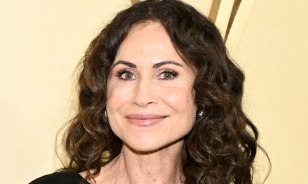 Minnie Driver, 55 ans, a l&rsquo;air incroyablement fraîche lors de sa dernière sortie sur le tapis rouge
