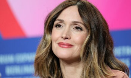 Rose Byrne partage une rare photo de retour