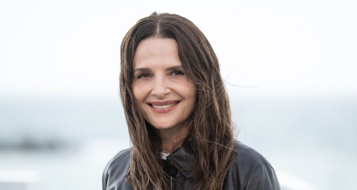 Juliette Binoche vole la vedette lors de sa dernière apparition sur le tapis rouge