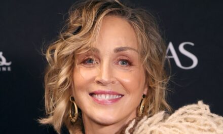 Sharon Stone, 67 ans, a l&rsquo;air incroyablement jeune lors d&rsquo;un événement prestigieux