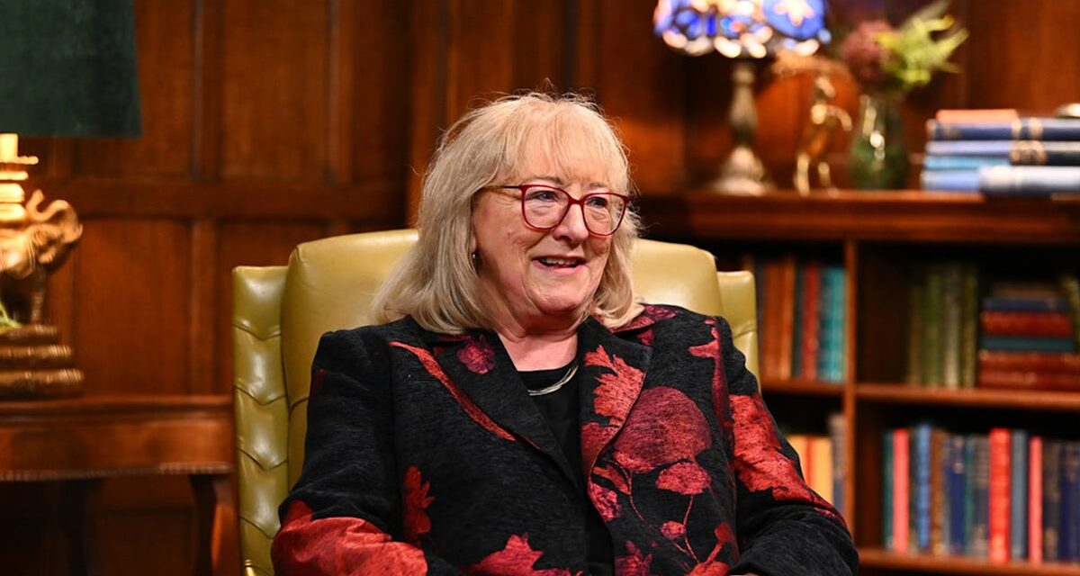 Donna, la mère de Travis Kelce, fond en larmes après avoir été « bannie » de The Traitors