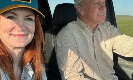 REGARDER: Ree Drummonnd partage un nouvel aperçu du magnifique ranch de 433 000 acres alors qu&rsquo;elle révèle l&rsquo;acte héroïque de son mari