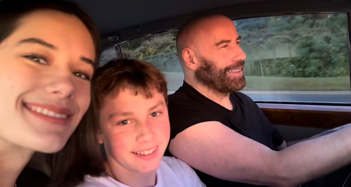 John Travolta célèbre le Nouvel An de manière spectaculaire avec les enfants Ella et Benjamin – regardez
