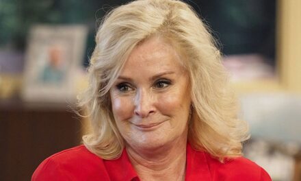 La légende de Coronation Street brise le silence sur les accusations d&rsquo;Ozempic : « Chacun son truc »