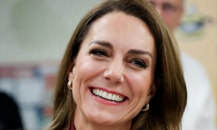 La princesse Kate fait revivre un accessoire de 19 ans lors d&rsquo;une sortie en solo avant le mariage royal