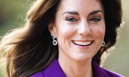 Cette robe de rue de style Kate Middleton est si royale qu&rsquo;elle porte son nom