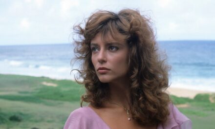 L&rsquo;actrice de Thorn Birds Rachel Ward, 68 ans, aborde son apparence « effrayante » alors qu&rsquo;elle réagit au vieillissement naturel