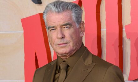 Pierce Brosnan fait une confession franche sur la transformation de son apparence