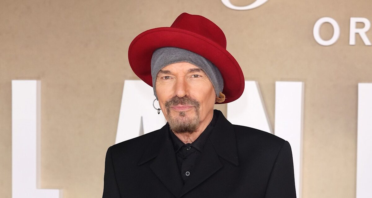 Billy Bob Thornton explique son mésaventure courante en matière de garde-robe en admettant porter des pantalons pour femmes