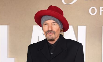 Billy Bob Thornton explique son mésaventure courante en matière de garde-robe en admettant porter des pantalons pour femmes