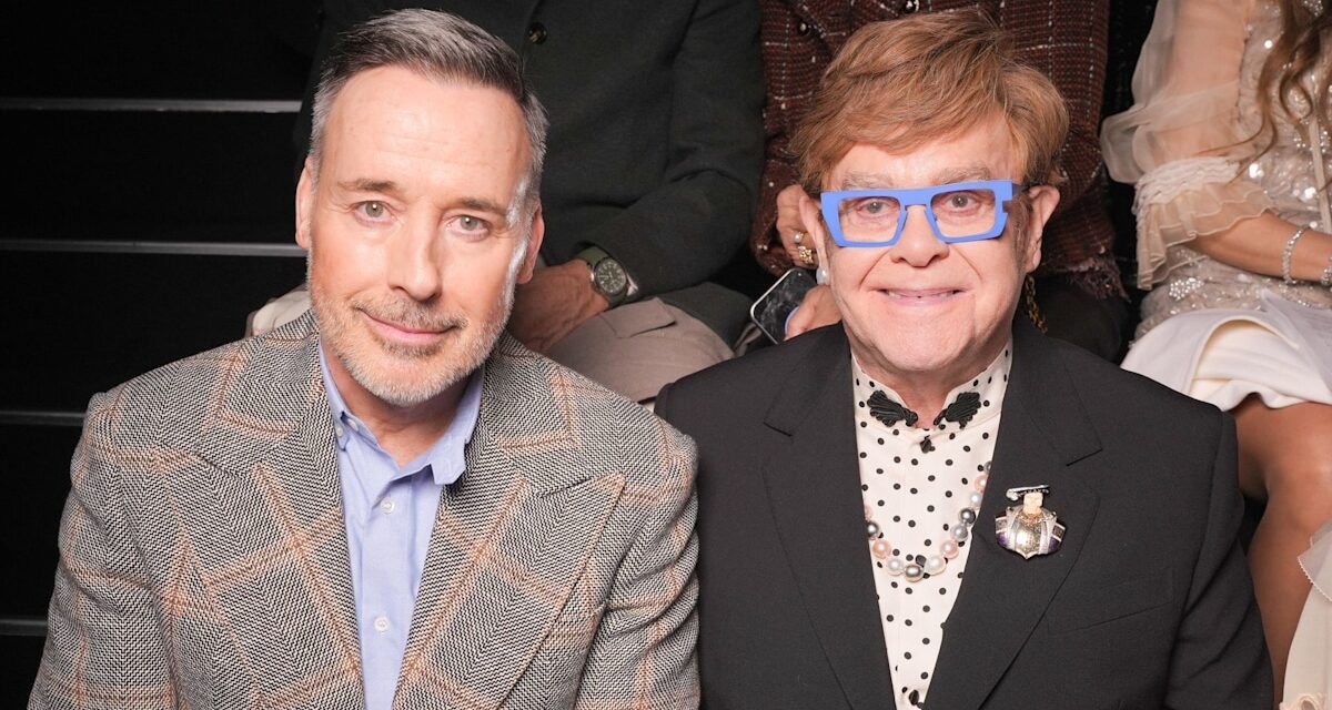 Elton John et David Furnish rompent avec la tradition en dévoilant les visages de leurs fils Zachary et Elijah sur les réseaux sociaux
