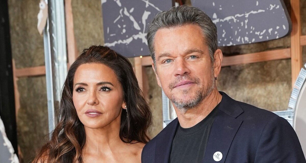 Matt Damon rôti par sa fille alors que la star fait une rare apparition publique avec sa superbe famille