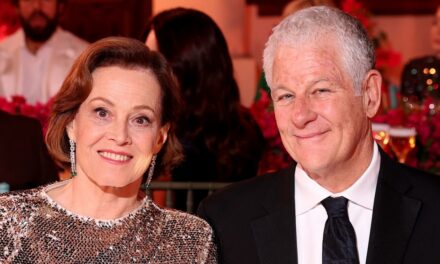 Le mari de Sigourney Weaver, Jim Simpson, fait un compromis après 41 ans de mariage