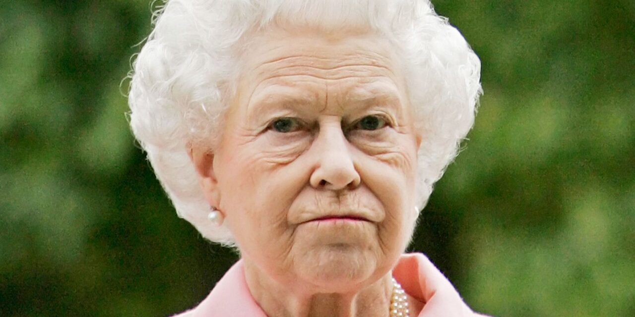 Le moment « dénaturé » que la reine Elizabeth II a brisé son sang-froid lors d&rsquo;une séance photo