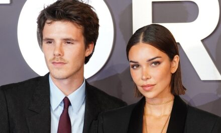 La petite amie de Cruz Beckham, Jackie Apostel, recrée le look exact de sa mère Victoria – c&rsquo;est étrange