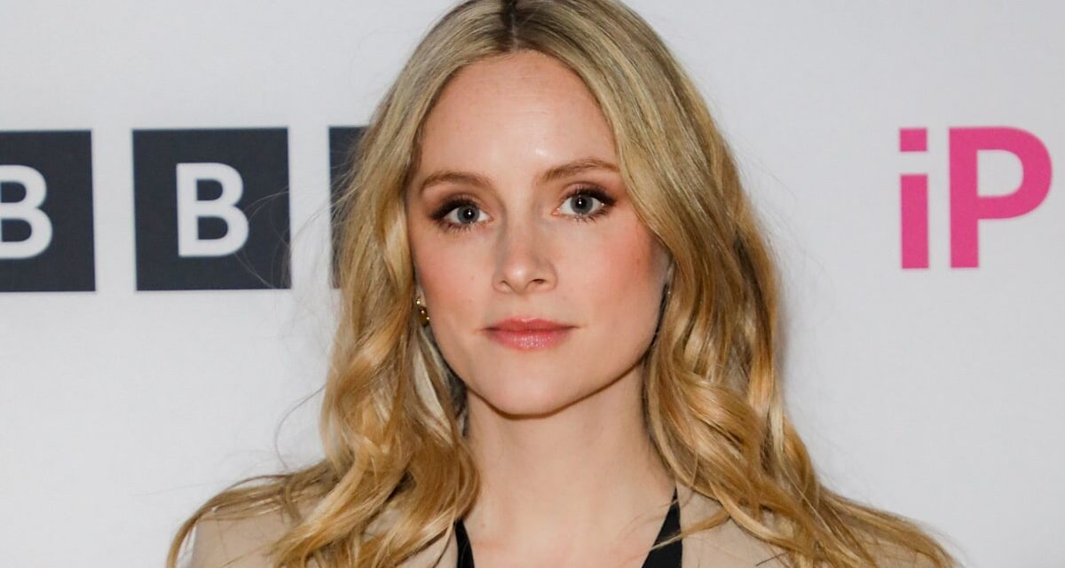 La vie de famille de Sophie Rundle avec 2 enfants qu&rsquo;elle partage avec son fiancé l&rsquo;acteur Matt Stokoe