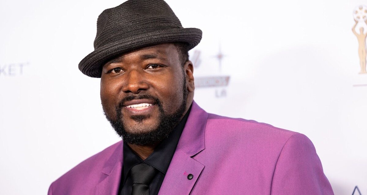 Quinton Aaron, partenaire de Blind Side de Sandra Bullock, a quitté le combat pour sa vie après une perte de poids drastique