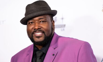 Quinton Aaron, partenaire de Blind Side de Sandra Bullock, a quitté le combat pour sa vie après une perte de poids drastique