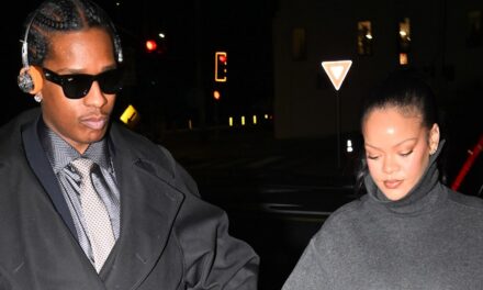 Rihanna surprend son partenaire A$AP Rocky lors de son défilé à la Fashion Week de New York
